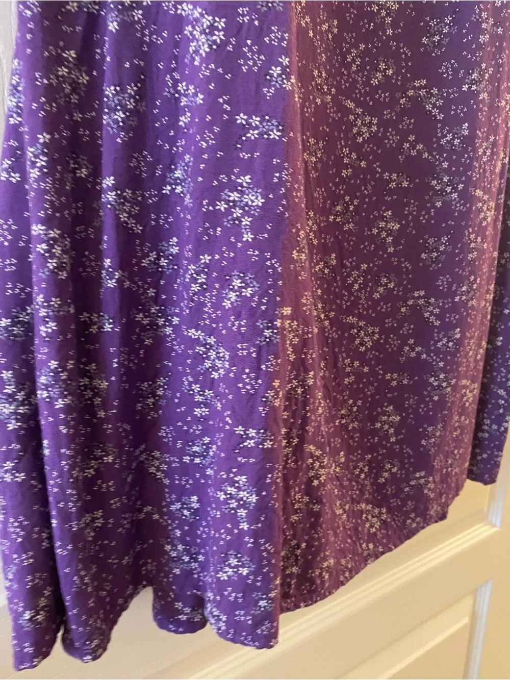VINTAGE Women’s Floral Midi Skirt w/ Slit in Purple Floral - M